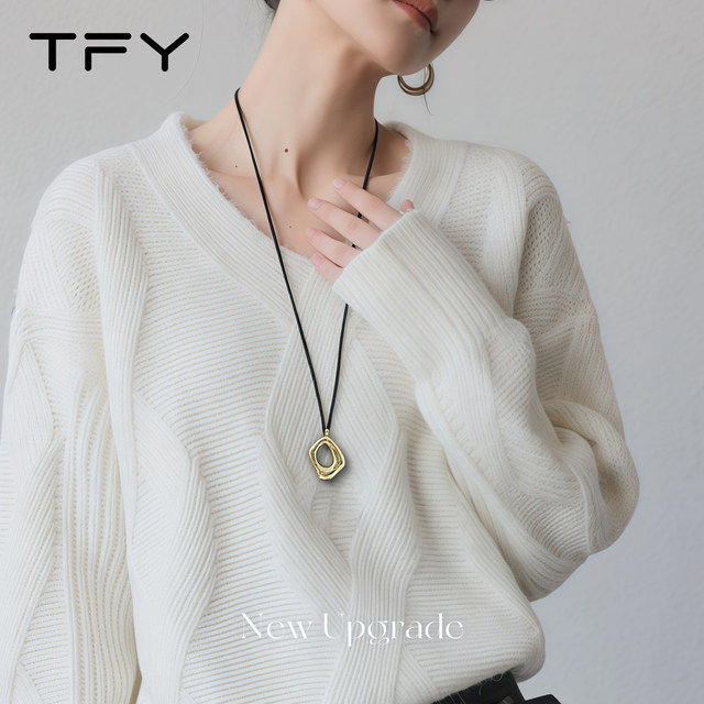 
Silver pendant black rope necklace long 2025 new style exquisite high-end sweater chain light luxury niche daily versatile