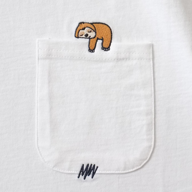 Japanese cute sloth loose shoulder embroidered pocket for men and women middle-sex couple pure cotton round neck short-sleeved T-shirt gj2023