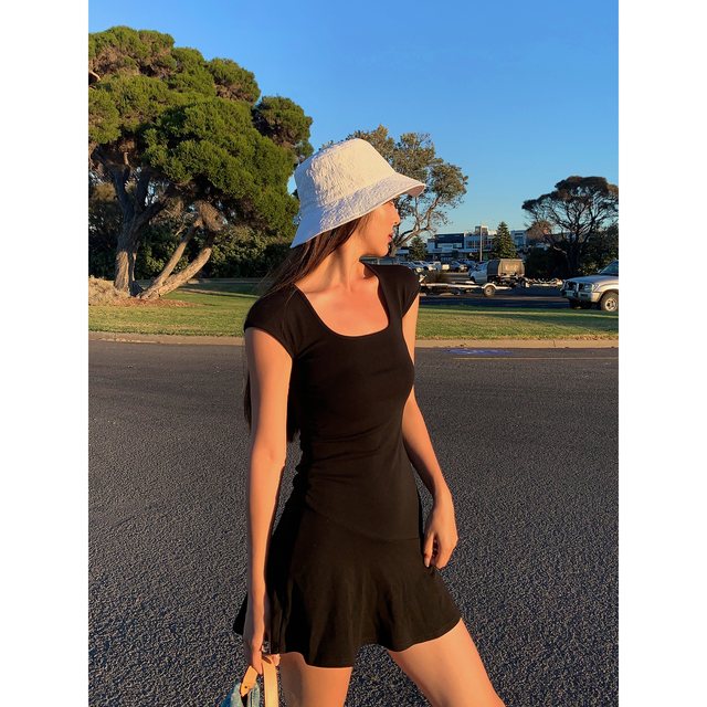 NEVA HU square collar knitted short-sleeved dress for women in summer slim waist and slim temperament hot girl a-line short skirt
