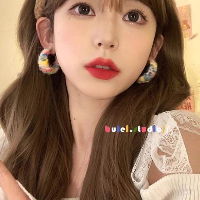 Rewel velvet autumn and winter plush ear ring colorful niche design Rainbow wool earrings earrings earrings Mosquito coil plate ear clip
