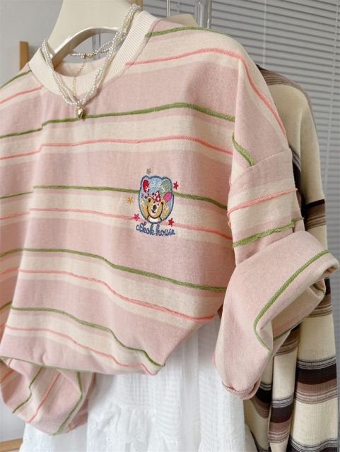 Pink striped bears embroidered short -sleeved top Girl summer 2024 loose, thin niche design, Korean t -shirt