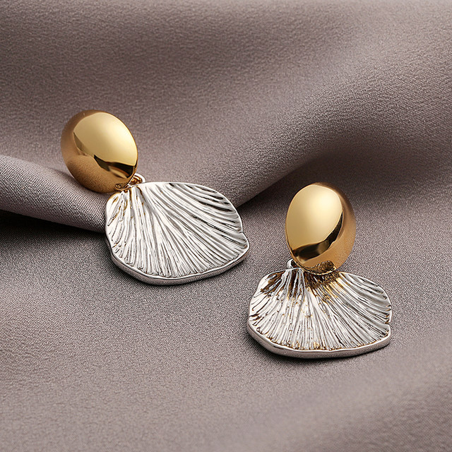 Simple Love Acc Private Cold Style Design Exaggerated Temperament Irregular Texture Silver Needle Earrings for Women