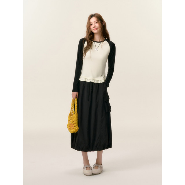 SOMESOWE Contrasting Ragshoulder Sleeve Ruffled T-shirt
