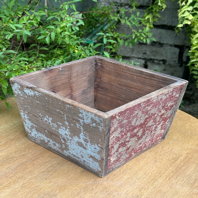 Foreign trade orphan American country style retro old wooden square bucket basin with blackboard on one side
