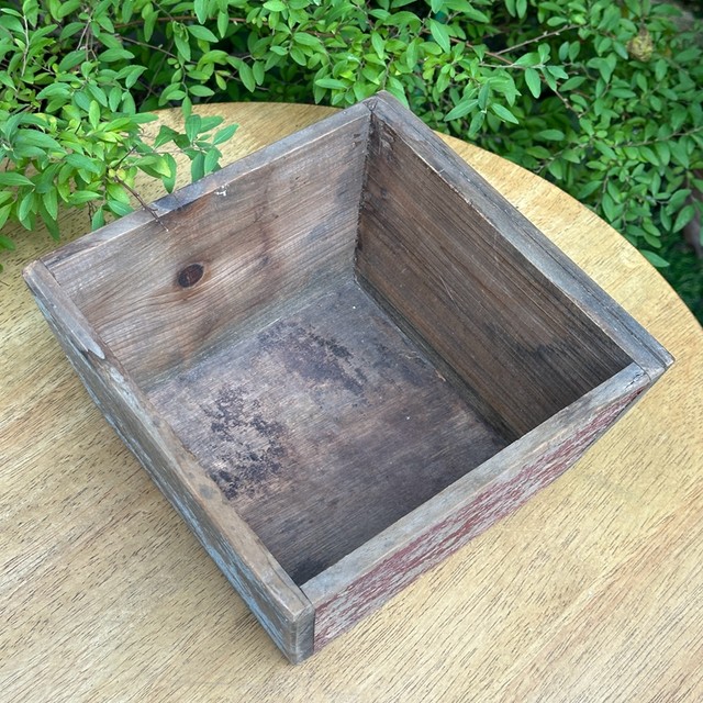 Foreign trade orphan American country style retro old wooden square bucket basin with blackboard on one side
