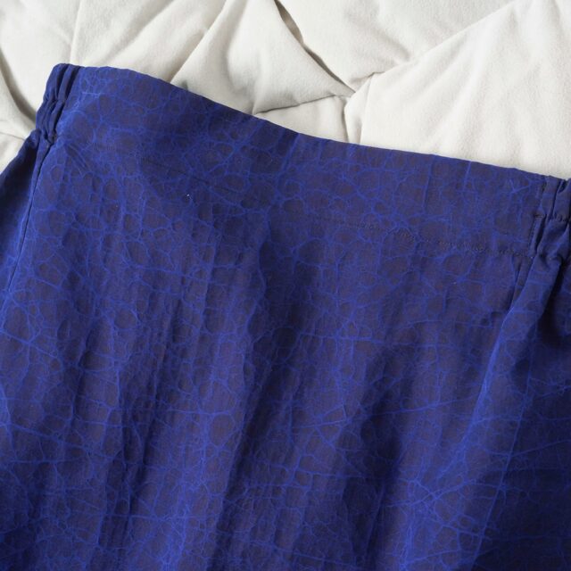 Rare limited blue cracked fragrant cloud sash skirt retro literary elastic waist straight slit one-step skirt for women
