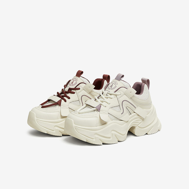 TATA He and her thick sole dad shoes for women with height-enhancing sneakers for women with sponge cake sole casual shoes 2025 new WOG25AM5