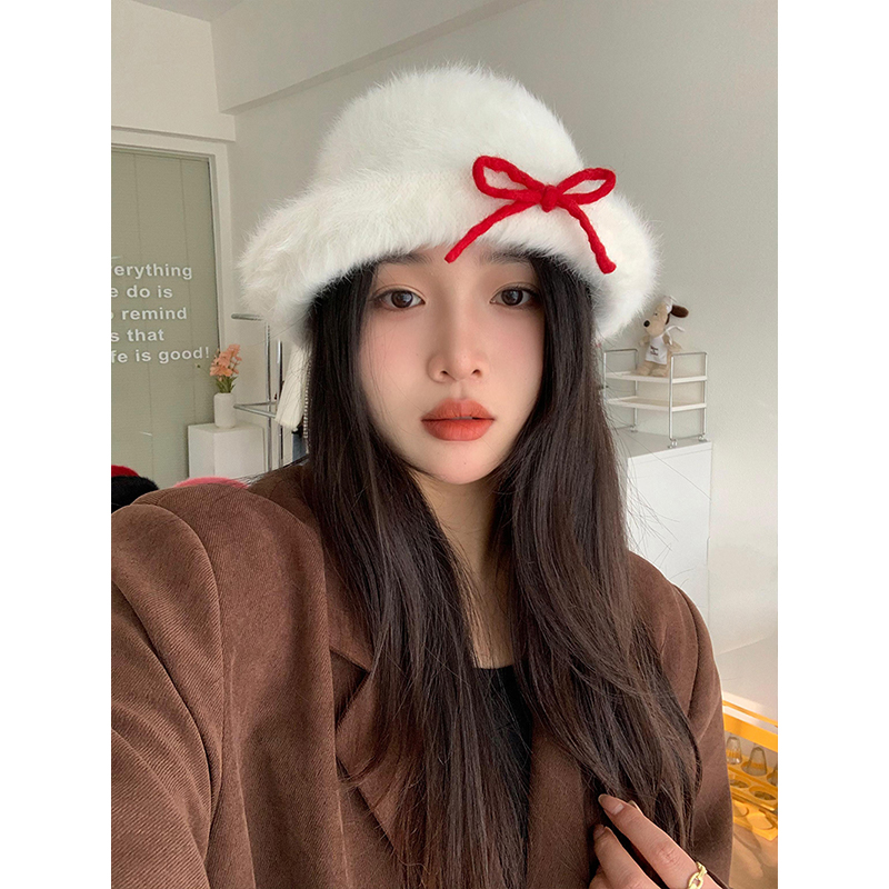 韓国語版 - 新しい白いシルクハット、ファッショナブルなハイエンドの女性の秋と冬のリボンの毛皮のような帽子洗面器の帽子、かわいい顔