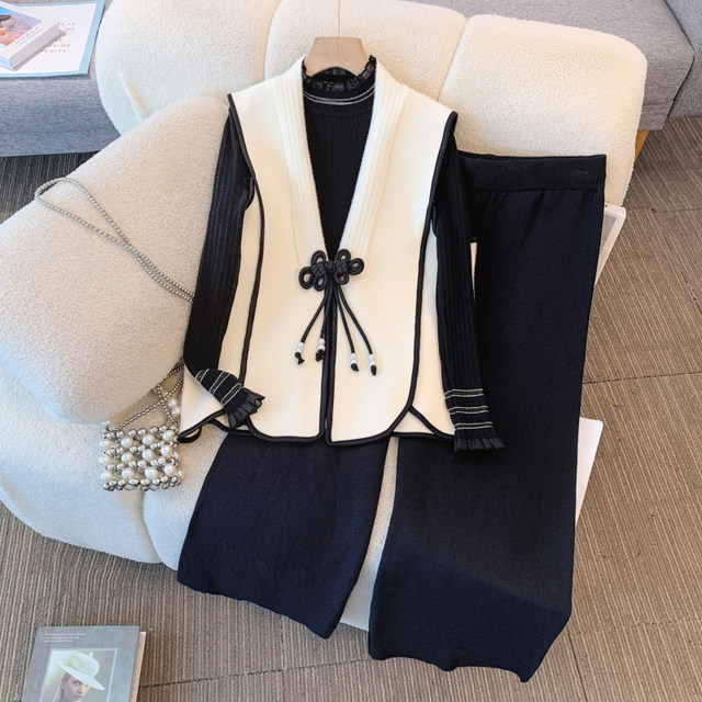 Middle-aged fat mothers autumn and winter new new Chinese style buckle vest three-piece set middle-aged loose wide-leg pants suit for women