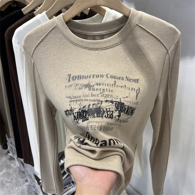 Design sensory letter printing with thin velvet long -sleeved T -shirt 2023 autumn and winter new foreign qi inside with bottom shirt shirt