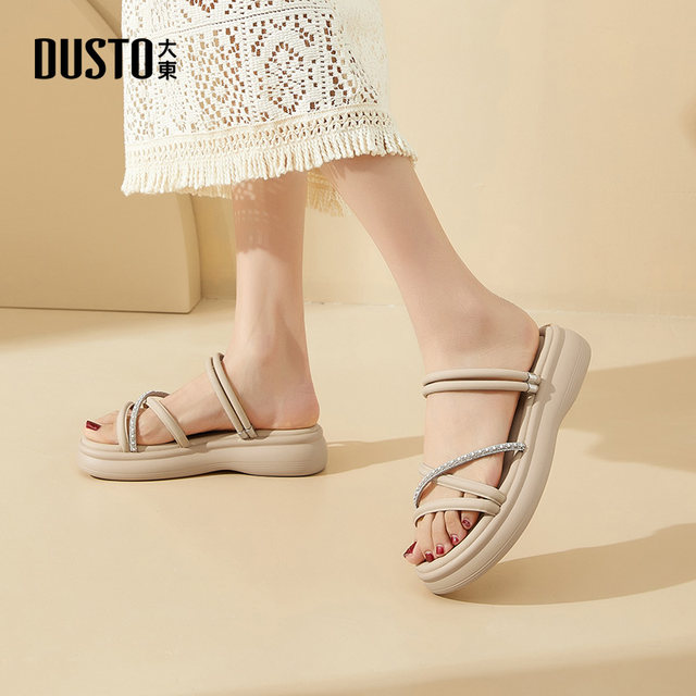 
Dadong Beach Slippers Women's Shoes 2025 Summer New Flat Sole Medium Heel Cover Elegant Iron Diamonds X0250