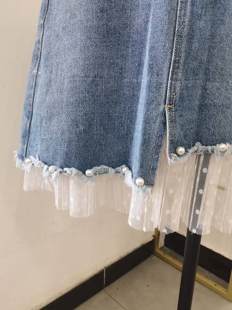 2024 summer new Korean version of pearl net yarn splicing denim skirt half -body skirt irregular short skirt shows thin A -line skirt
