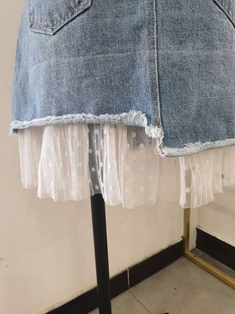 2024 summer new Korean version of pearl net yarn splicing denim skirt half -body skirt irregular short skirt shows thin A -line skirt
