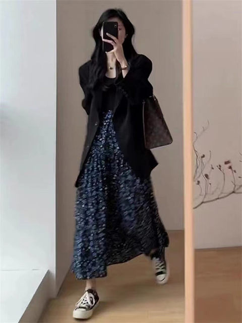 Retro blueberry floral skirt for women in summer mid-length pleated skirt loose and versatile draped chiffon skirt umbrella skirt
