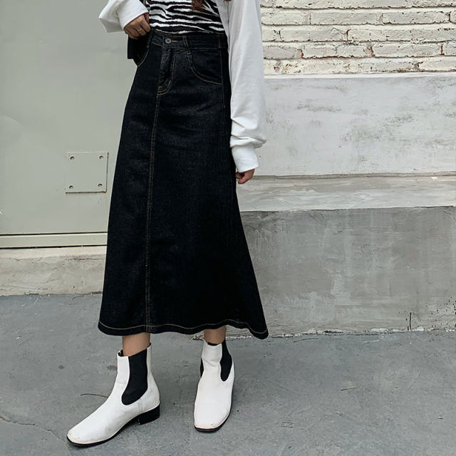 Black denim skirt for women in autumn, high waist, slim pear-shaped body covering hips, fat mm large size A-line mid-length skirt