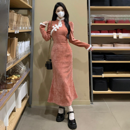 New Chinese National Wind Pink Velvet Dress Winter Improved Cheongsam Fur Inside Packed Hip Fishtail Skirt