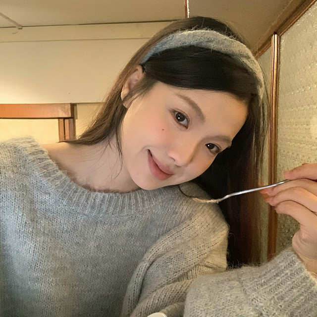 
Mohair wavy headband autumn and winter temperament knitted wool hair press headband increases the top of the skull hairpin high-end hair accessories