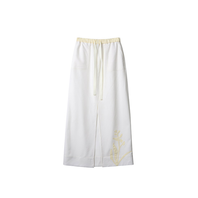 Original design of eared uare, pale magnolia, hand-cranked elastic tie straight front slit skirt