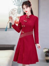 Spring and autumn 2024 new belly improvement cheongsam dress woman large size plate button red bride toast bound wedding dress