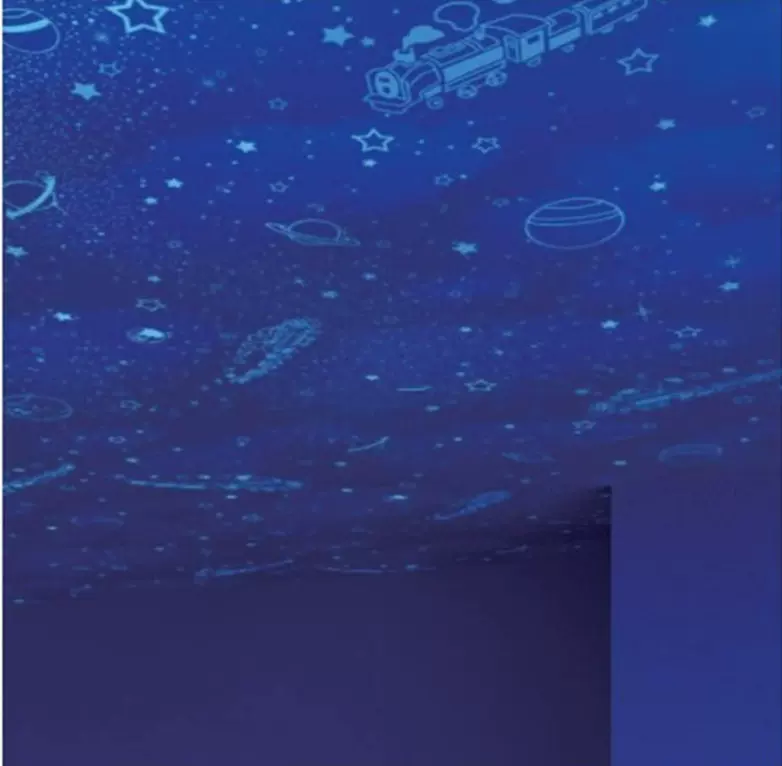 进口日本墙纸儿童夜光墙纸蓄光壁纸白天蓝天白云晚上火车宇宙40