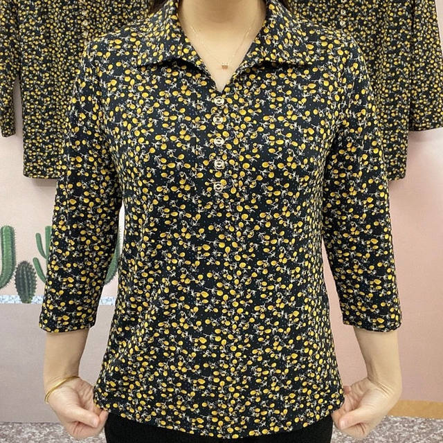 2025 spring and summer new style middle-aged and elderly mothers' outfits are high-end loose large size retro slimming and slimming meat-covering top