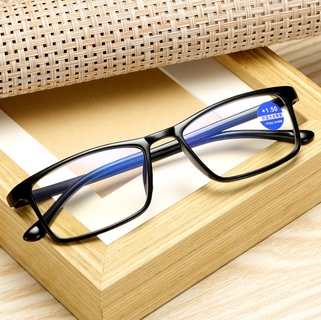 Japanese imported reading glasses men's lenses anti-blue light high definition and long and near dual-purpose fashionable ultra-light elderly