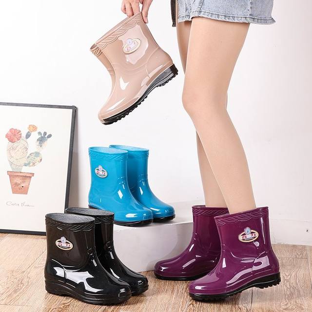 Warm women's rain boots mid-tube kitchen new water shoes four-season rain boots non-slip water boots plus velvet rubber shoes waterproof cotton shoes