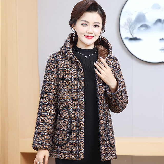 Middle-aged and elderly women's clothing, mother's clothing, floral cotton-padded jackets, elderly's grandmother's clothing, velvet and thickened winter clothing, warm cotton-padded jackets, red
