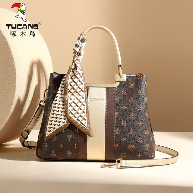Woodpecker women's bag 2025 new autumn and winter high-quality texture and fashion for mothers atmospheric middle-aged and elderly crossbody handbag