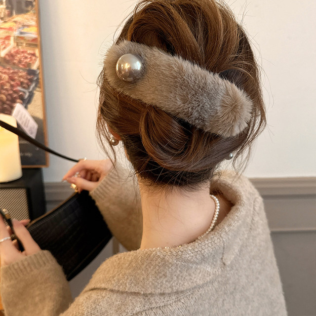 Temperament large plush pearl hair clip for women 2025 new style shark clip for back head high-end sense duckbill clip hair accessories