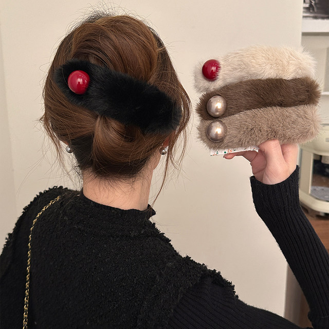 Temperament large plush pearl hair clip for women 2025 new style shark clip for back head high-end sense duckbill clip hair accessories