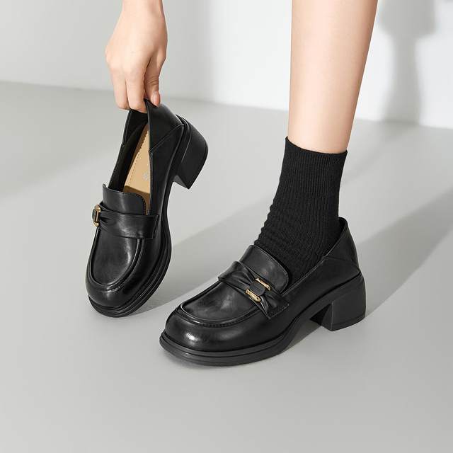 Gomeqi's new spring 2025 women's shoes British style two-wear loafers women's patent leather shallow mouth thick heels