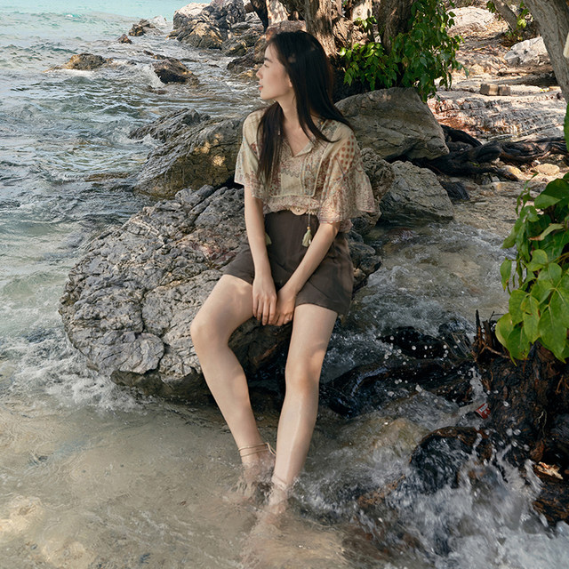 PIT new Chinese style Chinese style half-high round neck petal sleeve floral shirt for women 2025 summer thin breathable shirt top
