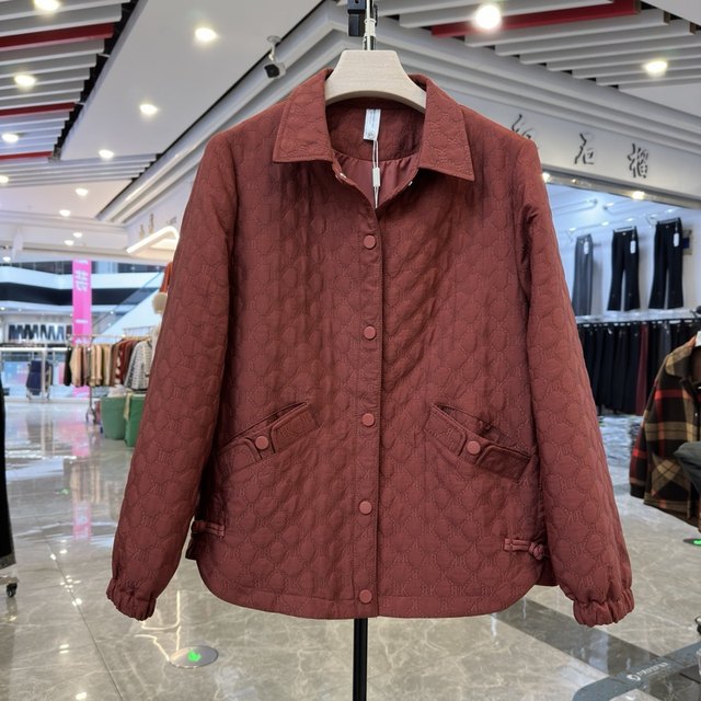 Fashionable mother-wearing lapel diamond coat 2025 spring and autumn new loose and versatile retro buttoned middle-aged and elderly tops
