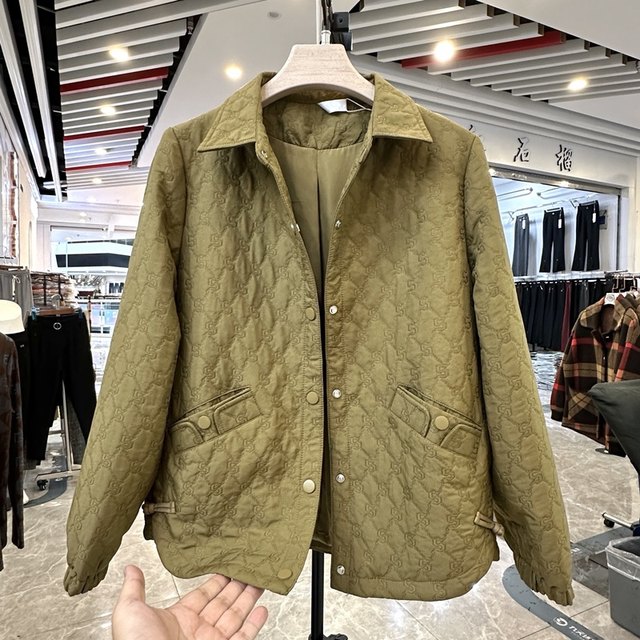 Fashionable mother-wearing lapel diamond coat 2025 spring and autumn new loose and versatile retro buttoned middle-aged and elderly tops

