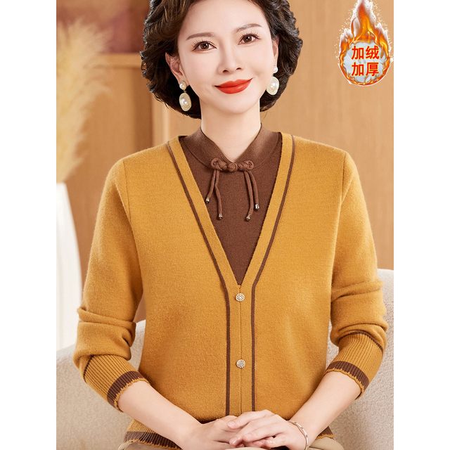 
Middle-aged and elderly women's winter clothing, Chinese style plus velvet thickened sweaters, Western-style mother-in-law clothes, winter holiday two-piece sweaters