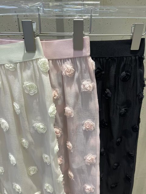 Korea Dongda sweet and atmospheric three-dimensional flower embellishment skirt curtain Korean perspective mesh ruffled straight-tube layered skirt