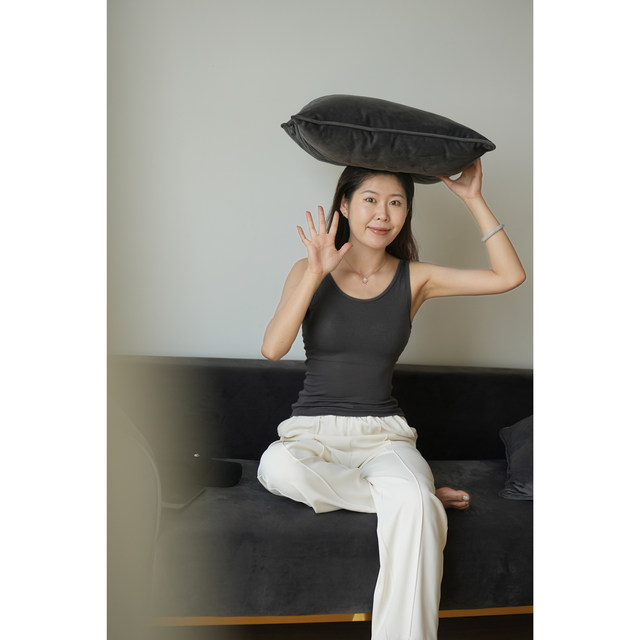 Lightweight and comfortable Ms. Bra thin vest with mulberry silk foundation base top
