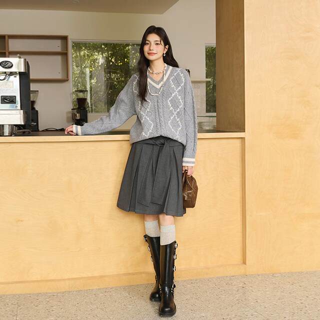 Three Quarters 24 Autumn and Winter A-line wool high waist pleated skirt Yintai Department Store boutique 301355