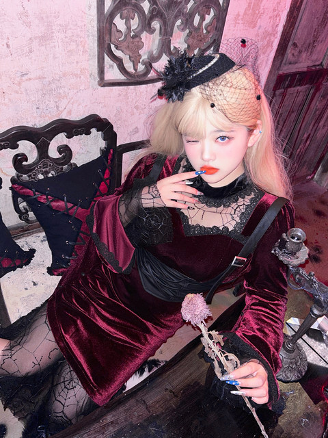 Hardcandy hard sugar large size original slim slim velvet dress retro Gothic vest set
