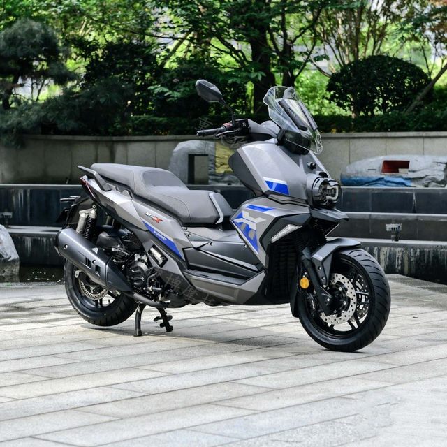 Modiwei 350X large pedal fuel motorcycle water-cooled long-distance bus cruiser dazzling version