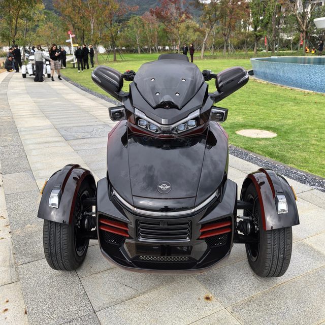 Yongyuan Zhuangwei Weidinan 550 inverted three-wheel CVT automatic motorcycle large displacement long-distance motorcycle