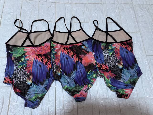 2024 autumn and winter green Chinese painting style girls conjoined triangle swimsuit professional training swimsuit women

