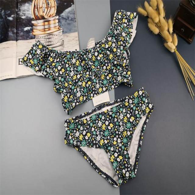 Children's clothing girl swimsuit 2020 spring and summer new floral lotus leaf edge triangle split body jacket children's bikini
