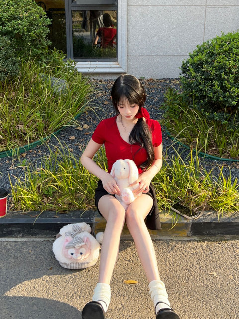 green big sister Korean model girl red v-neck breast pad tee round neck women's top summer