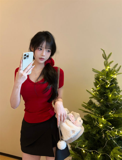 green big sister Korean model girl red v-neck breast pad tee round neck women's top summer