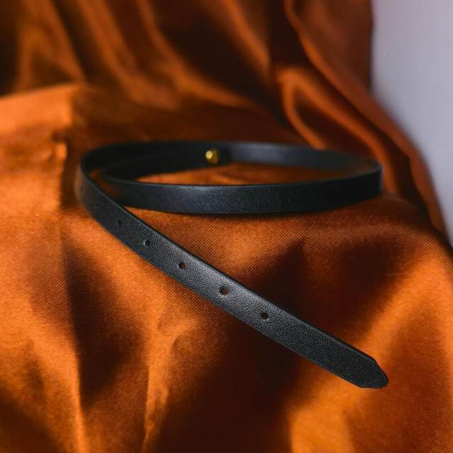 Black leather neck strap choker necklace rope leather neck chain handmade genuine cowhide collar short clavicle chain pierced with hard gold