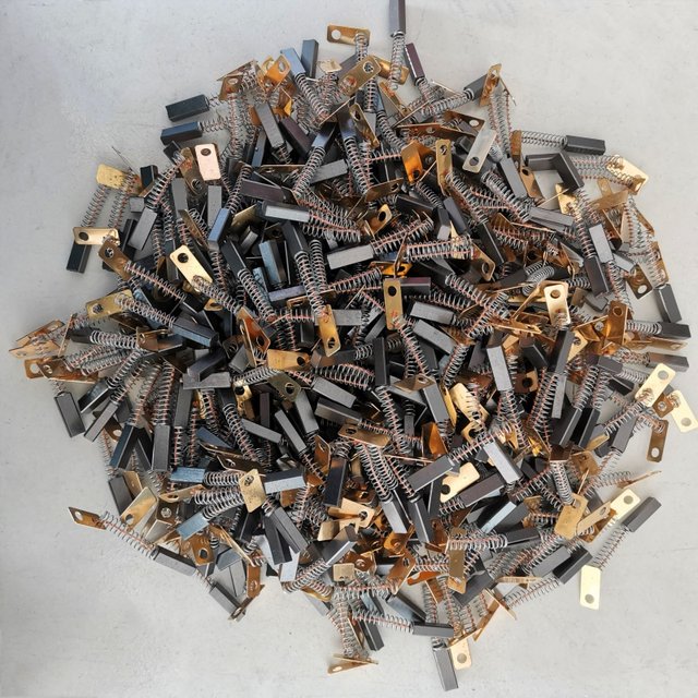 
Agricultural Vehicle Tricycle Tractor JF11 Silicon Rectifier Generator Carbon Brush 5x7X20 12v24v General Brush