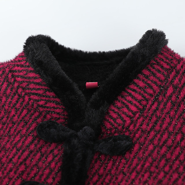 Grandma in autumn and winter, female middle -aged and elderly, high -end mothers in winter and velvet new velvet, old lady keeping warm clothes
