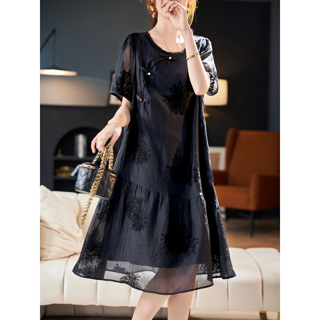 Baoshili round neck bead embroidered black dress 2025 summer temperament fashionable short-sleeved casual A-line skirt trendy